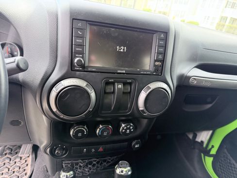 Used 2014 Jeep Wrangler Sport w/ Quick Order Package 24S AWD/4WD image 14