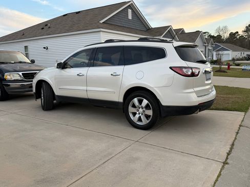 Used 2015 Chevrolet Traverse LTZ image 2