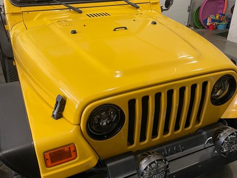 Used 2000 Jeep Wrangler SE image 19
