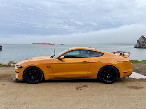 Used 2018 Ford Mustang GT Premium w/ GT Performance Package image 2