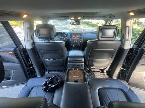 Used 2014 INFINITI QX80 2WD w/ Deluxe Touring Package image 17