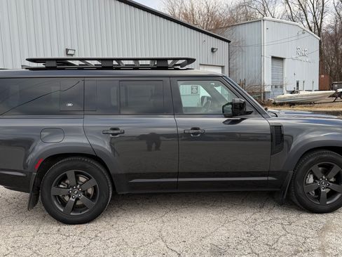 Used 2023 Land Rover Defender 130 X-Dynamic SE image 8