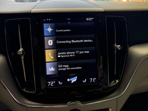 Used 2020 Volvo XC60 T6 Momentum AWD/4WD image 12