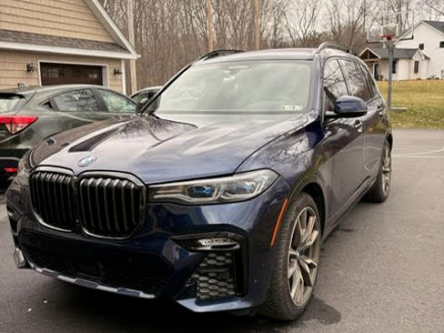 Used 2022 BMW X7 M50i image 30