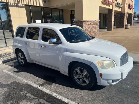 Used 2008 Chevrolet HHR LT image 5