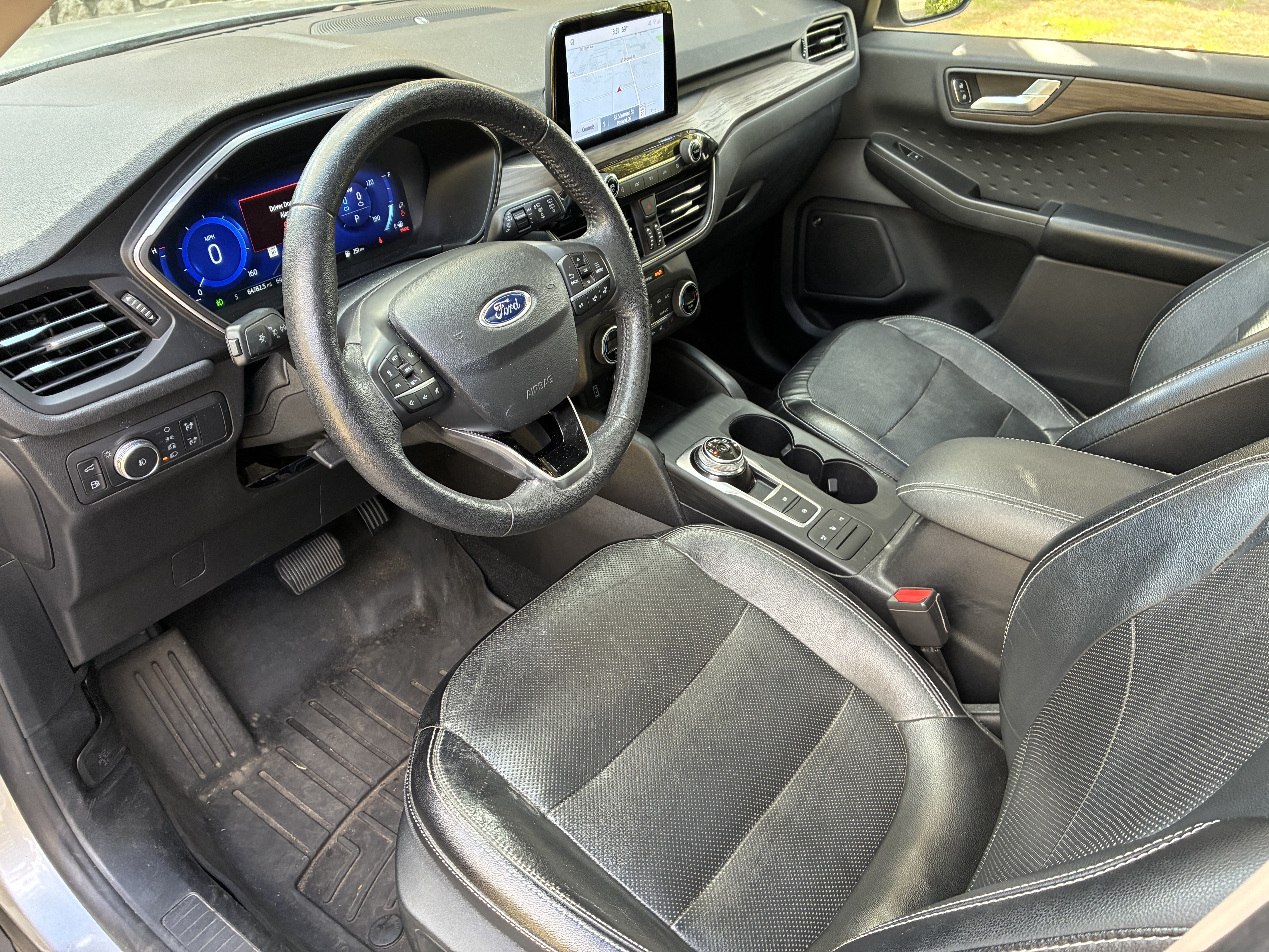 Used 2020 Ford Escape Titanium FWD image 9
