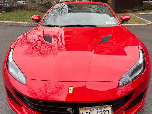 Used 2019 Ferrari Portofino Convertible 2D image 15