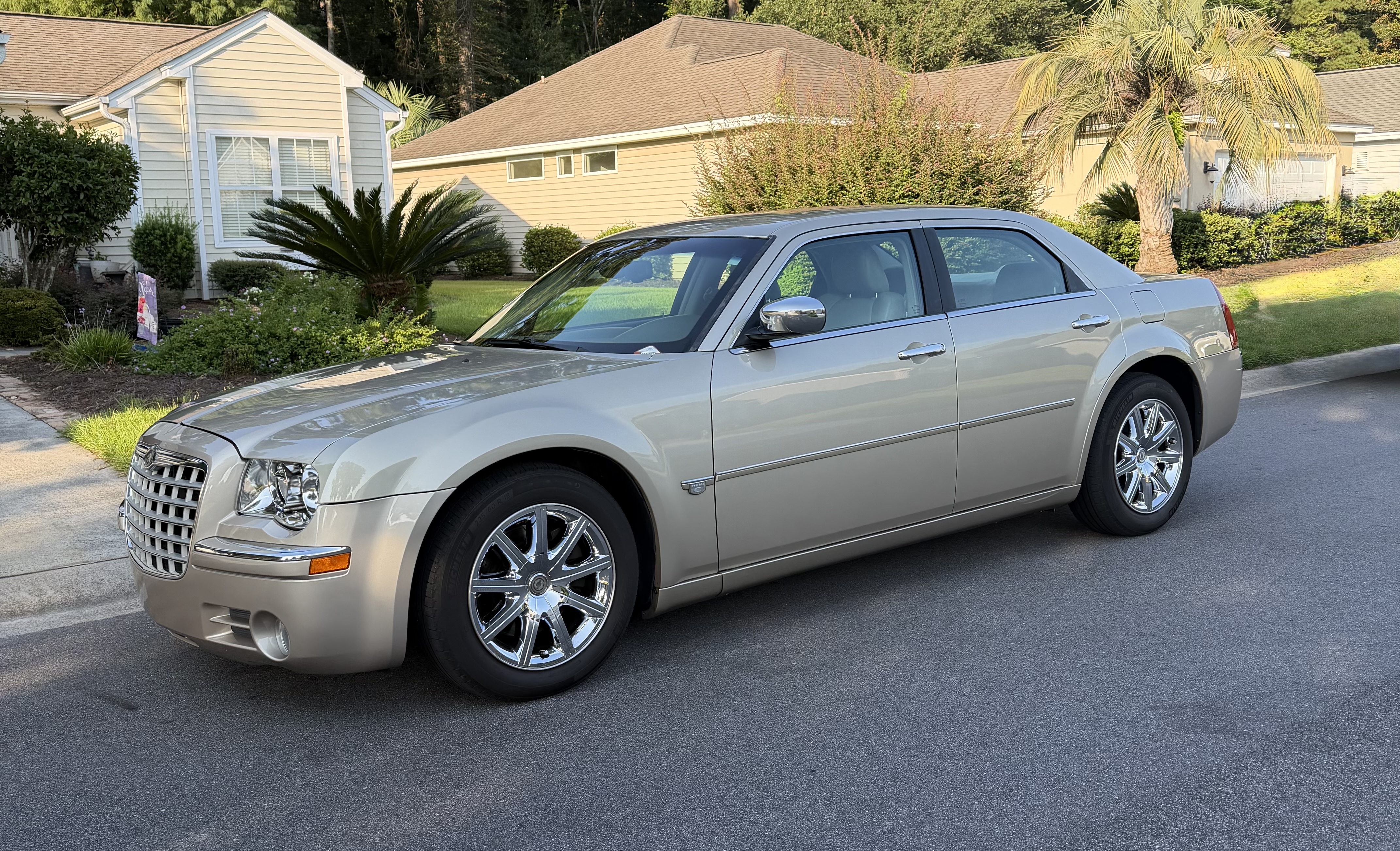 Used 2007 Chrysler 300 C RWD image 1