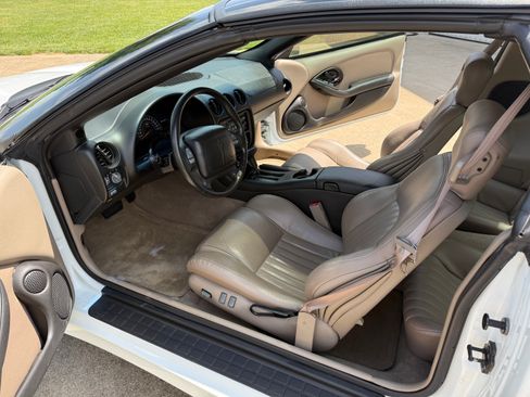 Used 2000 Pontiac Firebird Formula RWD image 9