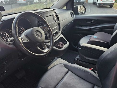 Used 2019 Mercedes-Benz Metris Passenger image 10