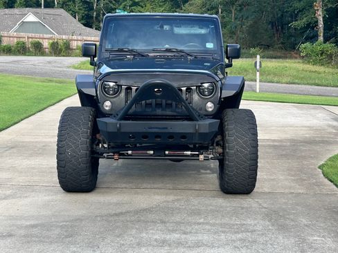 Used 2014 Jeep Wrangler Unlimited Sahara AWD/4WD image 4