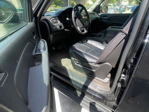 Used 2009 GMC Yukon XL SLT RWD image 5