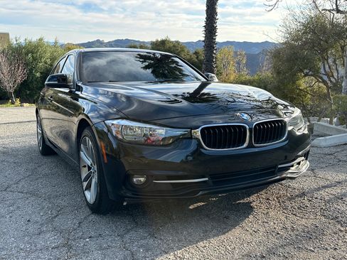 Used 2017 BMW 330i Sedan image 2