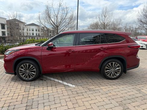 Used 2021 Toyota Highlander Platinum image 5