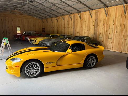 Used 2002 Dodge Viper GTS image 15