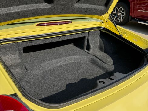 Used 2002 Ford Thunderbird RWD image 9