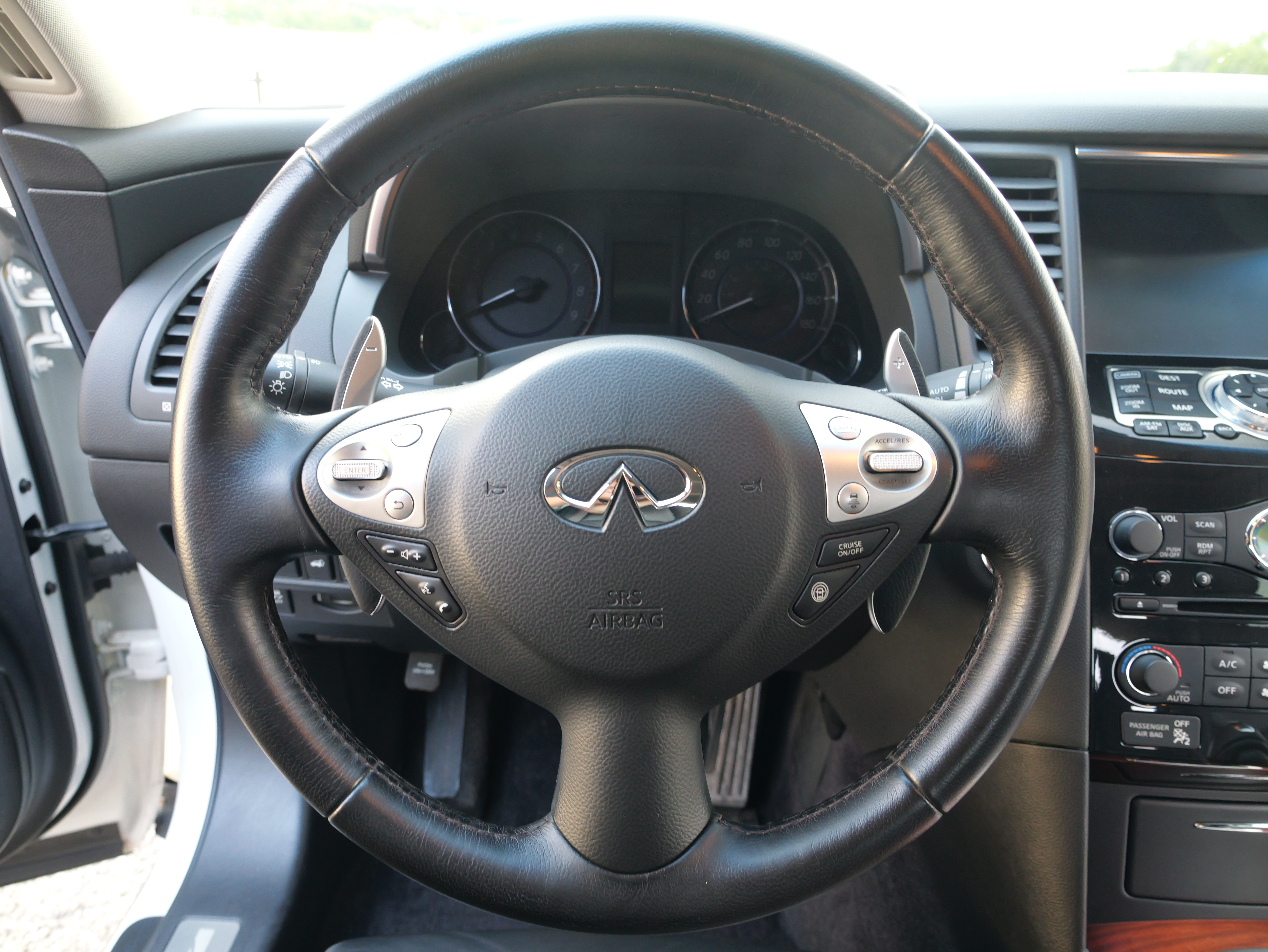Used 2012 INFINITI FX50 AWD w/ Sport Pkg image 18