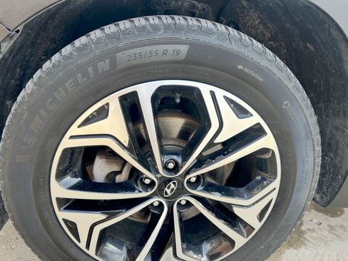 Used 2019 Hyundai Santa Fe AWD image 27