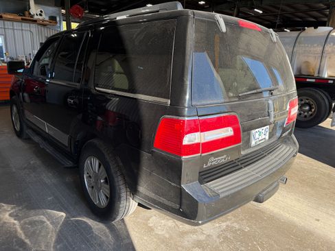 Used 2009 Lincoln Navigator 4WD image 6