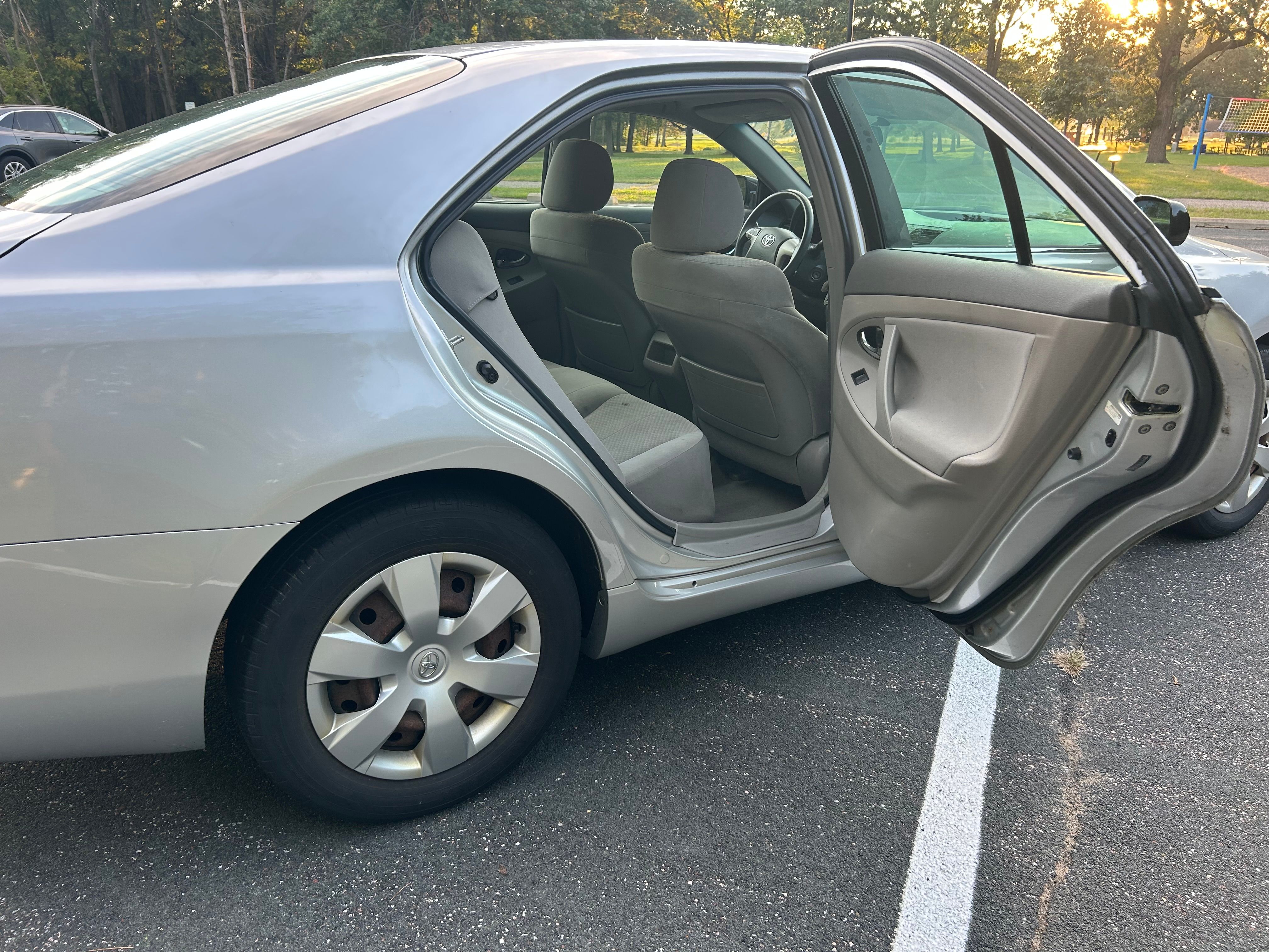 Used 2009 Toyota Camry SE FWD image 11