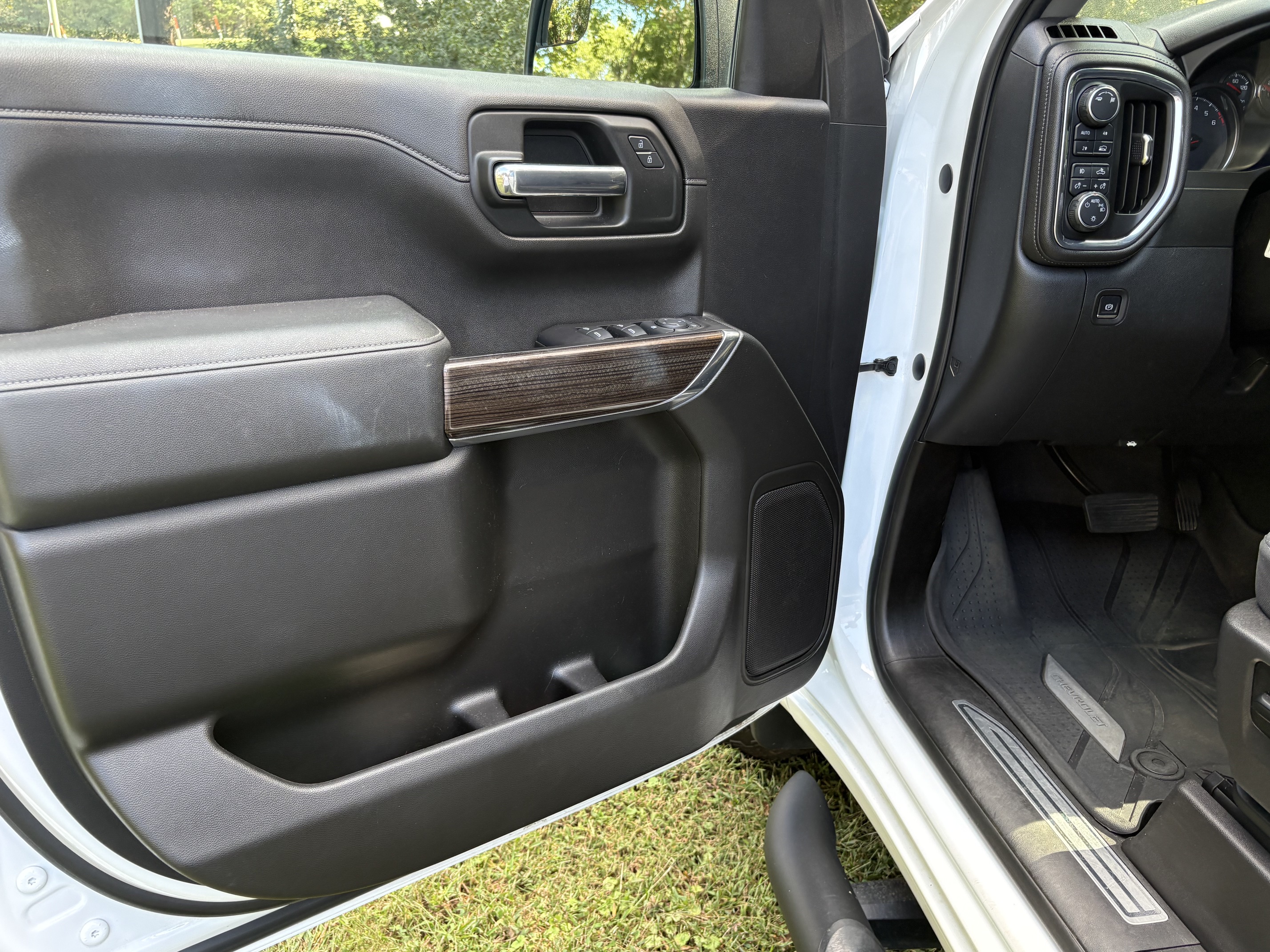 Used 2019 Chevrolet Silverado 1500 RST w/ All-Star Edition AWD/4WD image 19