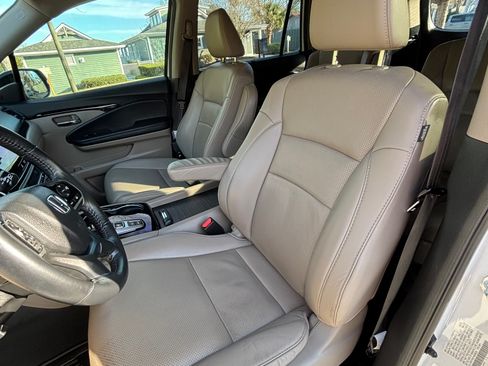 Used 2022 Honda Pilot Elite image 8