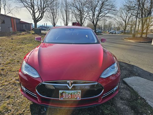 Used 2015 Tesla Model S 85D image 8