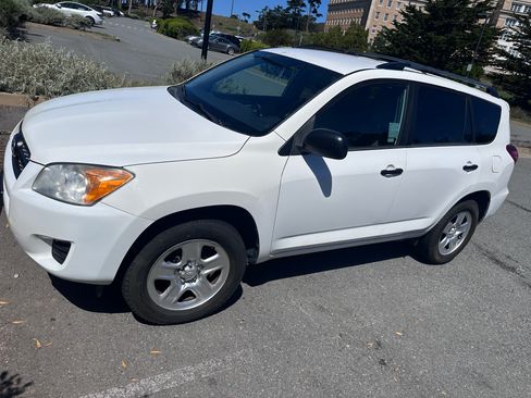 Used 2012 Toyota RAV4 4WD w/ Value Pkg image 9