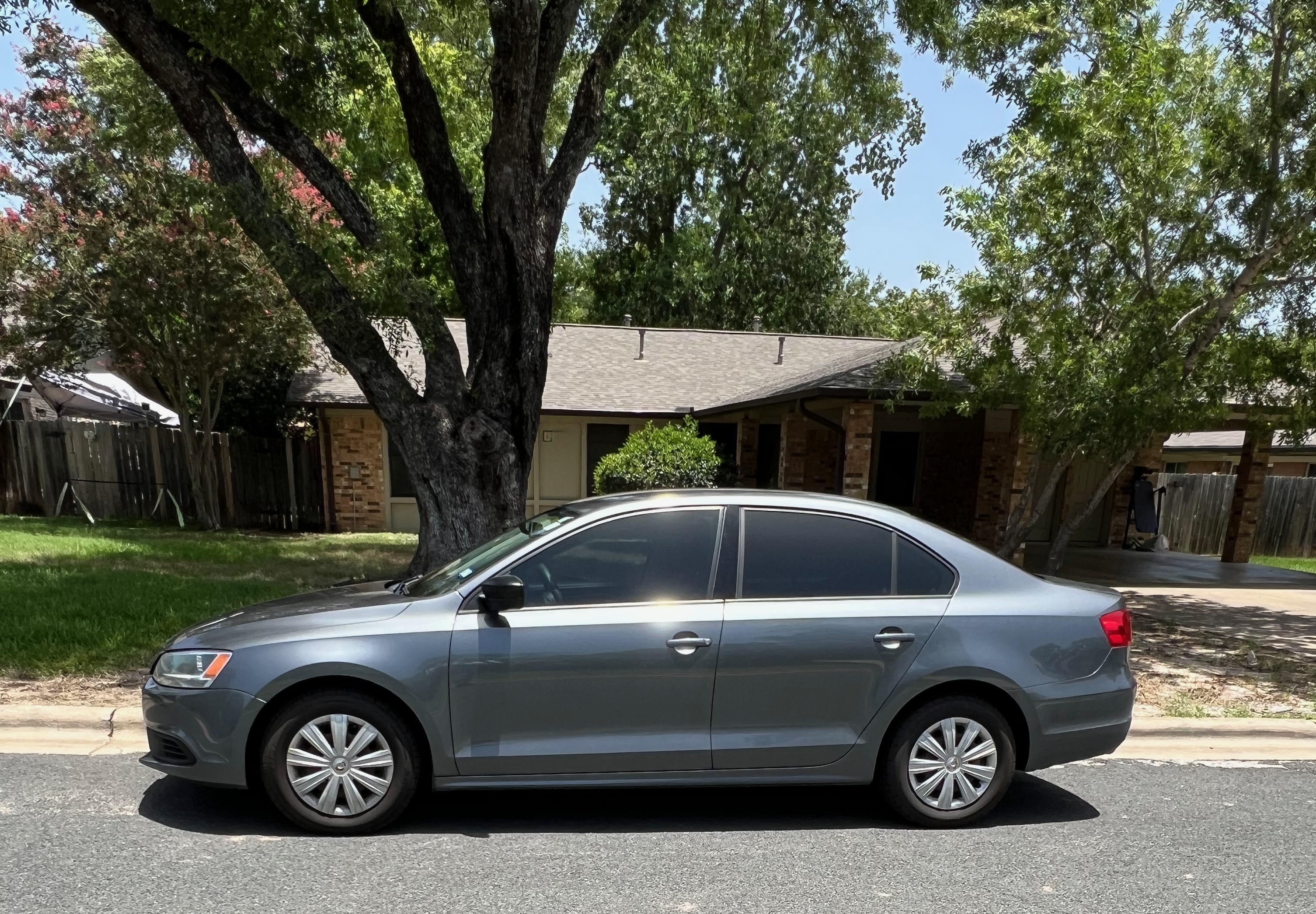 Used 2011 Volkswagen Jetta S FWD image 1