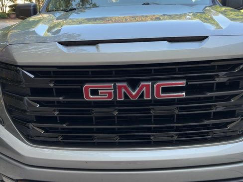 Used 2024 GMC Sierra 1500 Elevation AWD/4WD image 4
