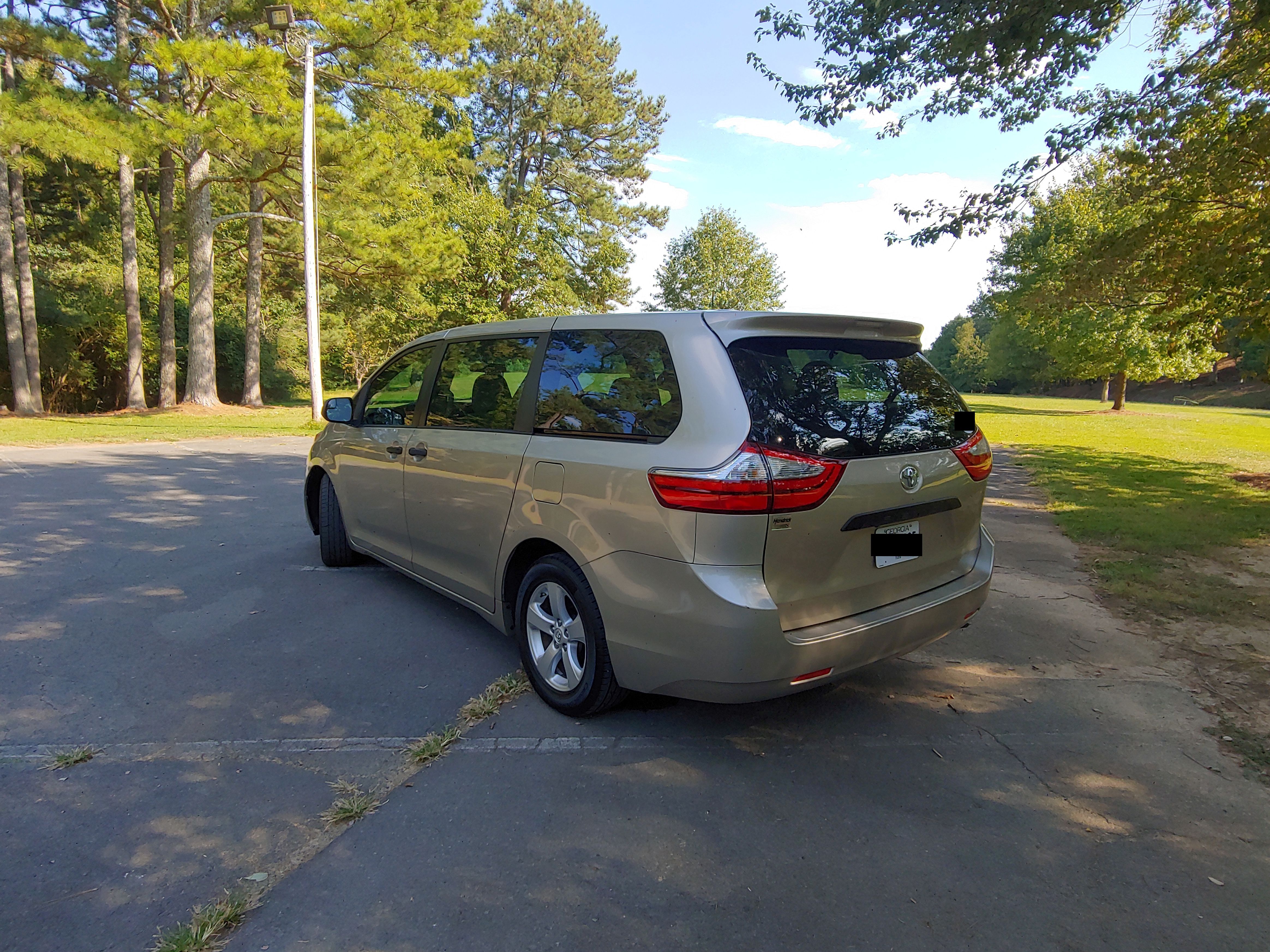 Used 2017 Toyota Sienna L FWD image 4