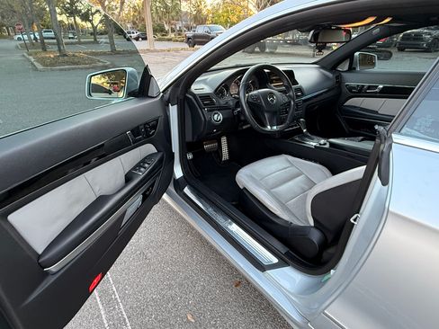 Used 2011 Mercedes-Benz E 550 Coupe image 9
