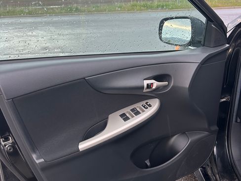 Used 2012 Toyota Corolla S FWD image 16