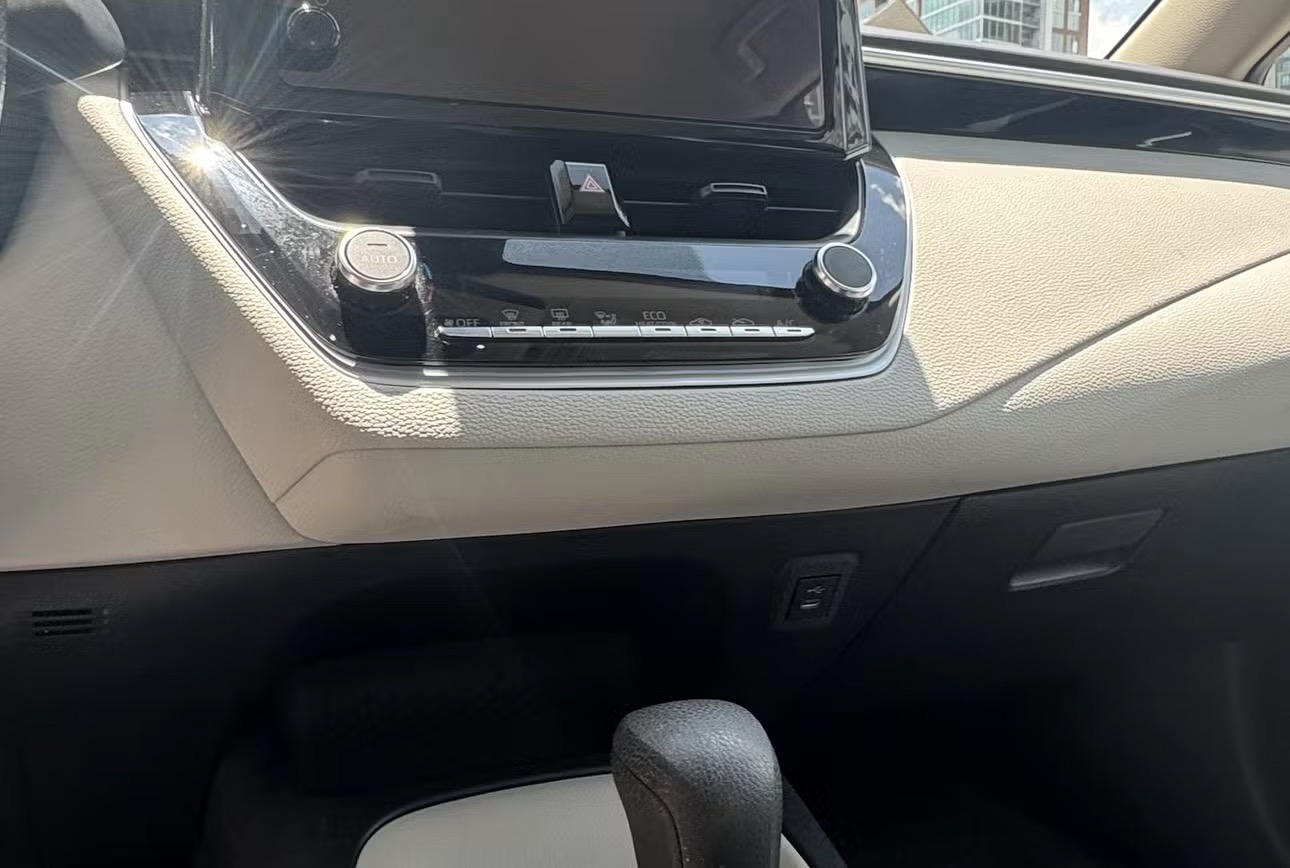 Used 2023 Toyota Corolla LE FWD image 17
