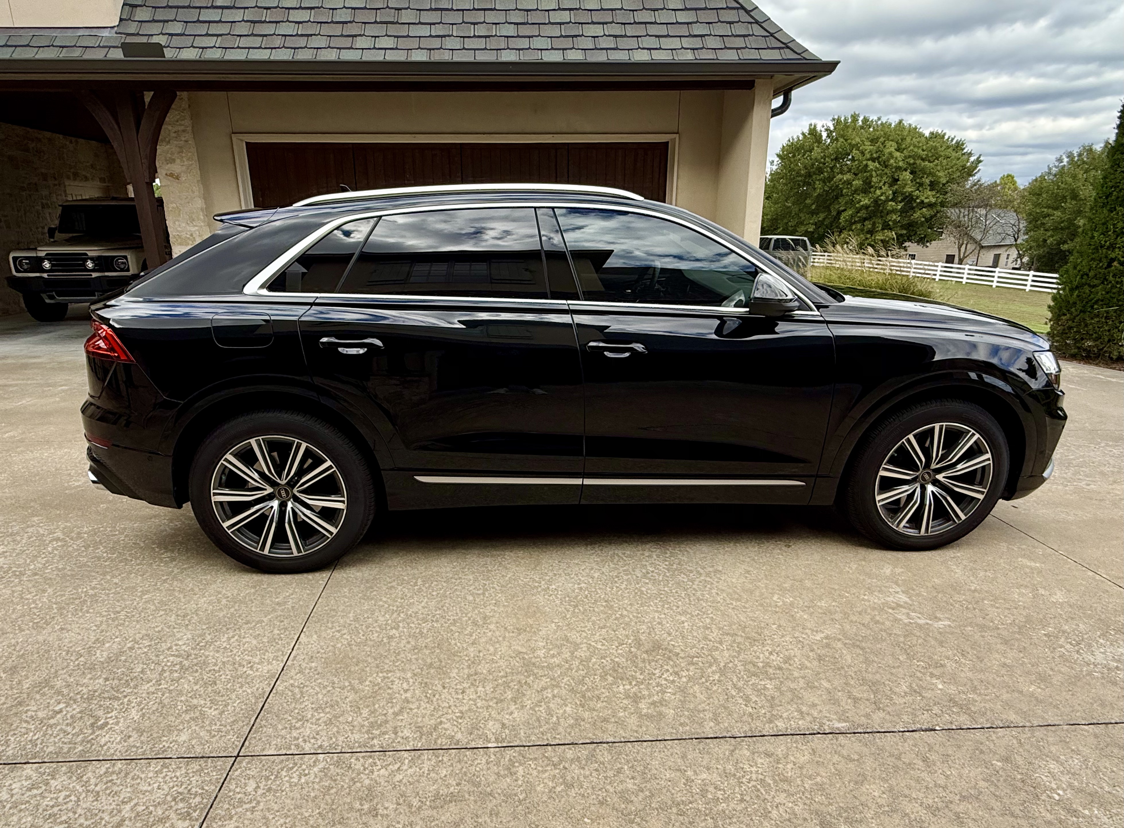 Used 2022 Audi SQ8 Prestige AWD/4WD image 10