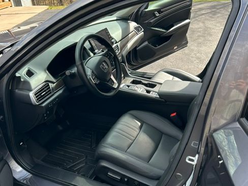 Used 2022 Honda Accord Touring image 6
