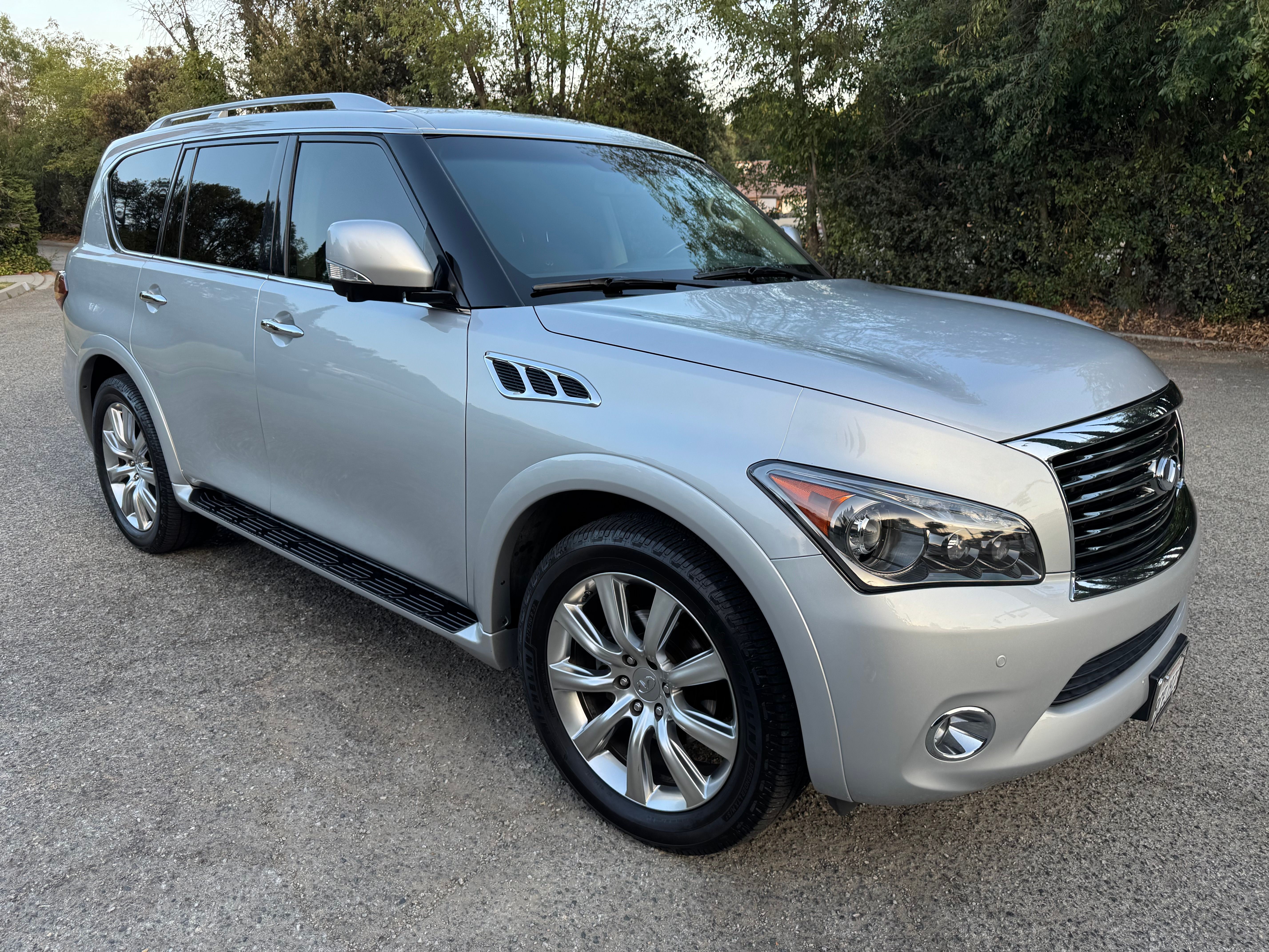 Used 2011 INFINITI QX56 2WD w/ Deluxe Touring Pkg image 20