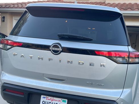 Used 2022 Nissan Pathfinder SV AWD/4WD image 6