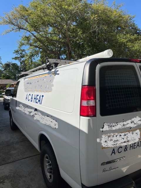 Used 2022 Chevrolet Express 2500 Extended w/ Driver Convenience Package RWD image 4