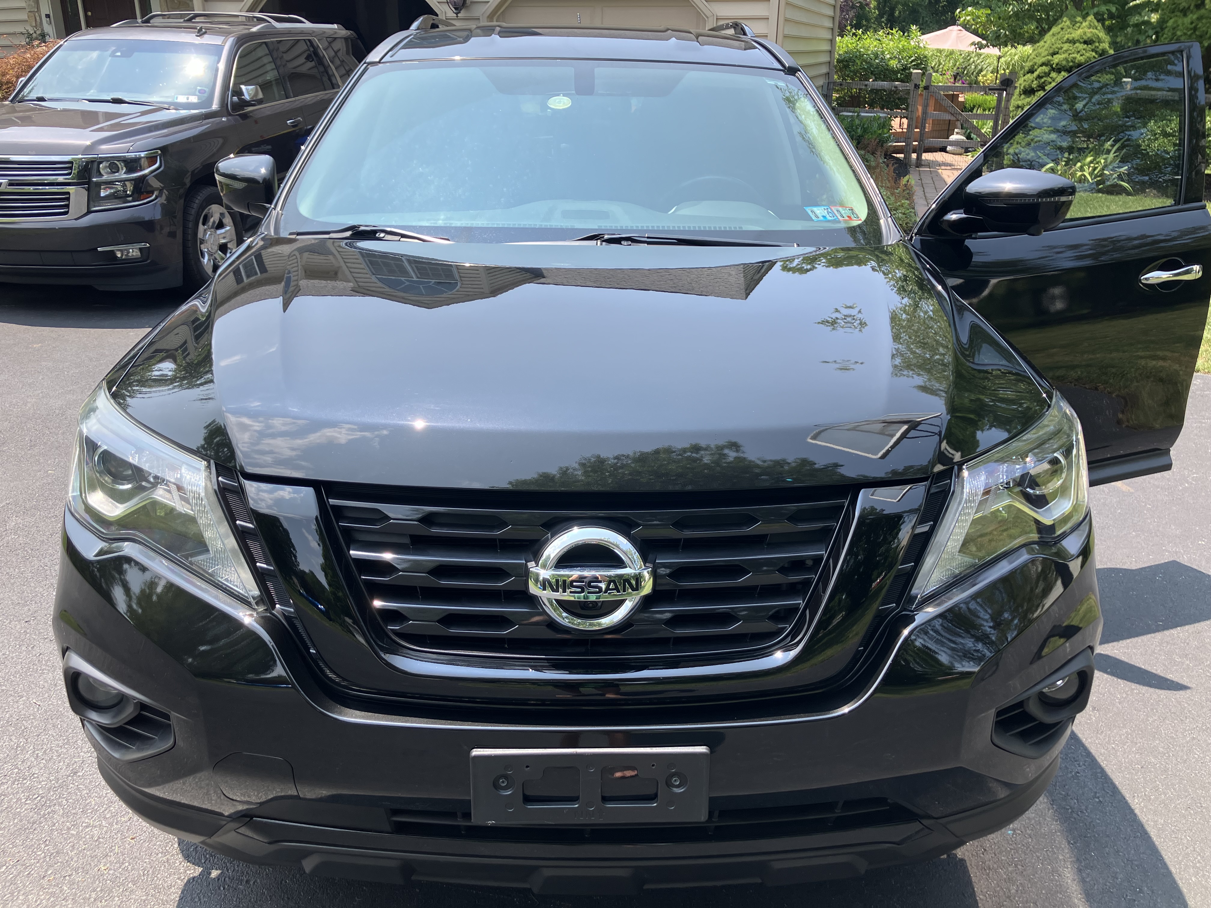 Used 2018 Nissan Pathfinder SL w/ Midnight Edition Package AWD/4WD image 12
