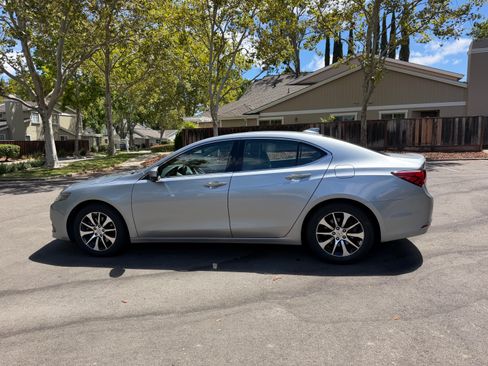 Used 2017 Acura TLX FWD image 1