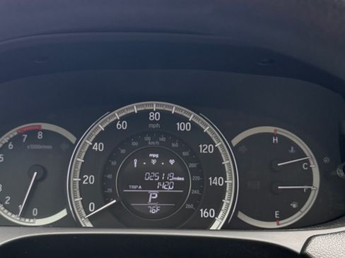 Used 2016 Honda Accord EX image 13