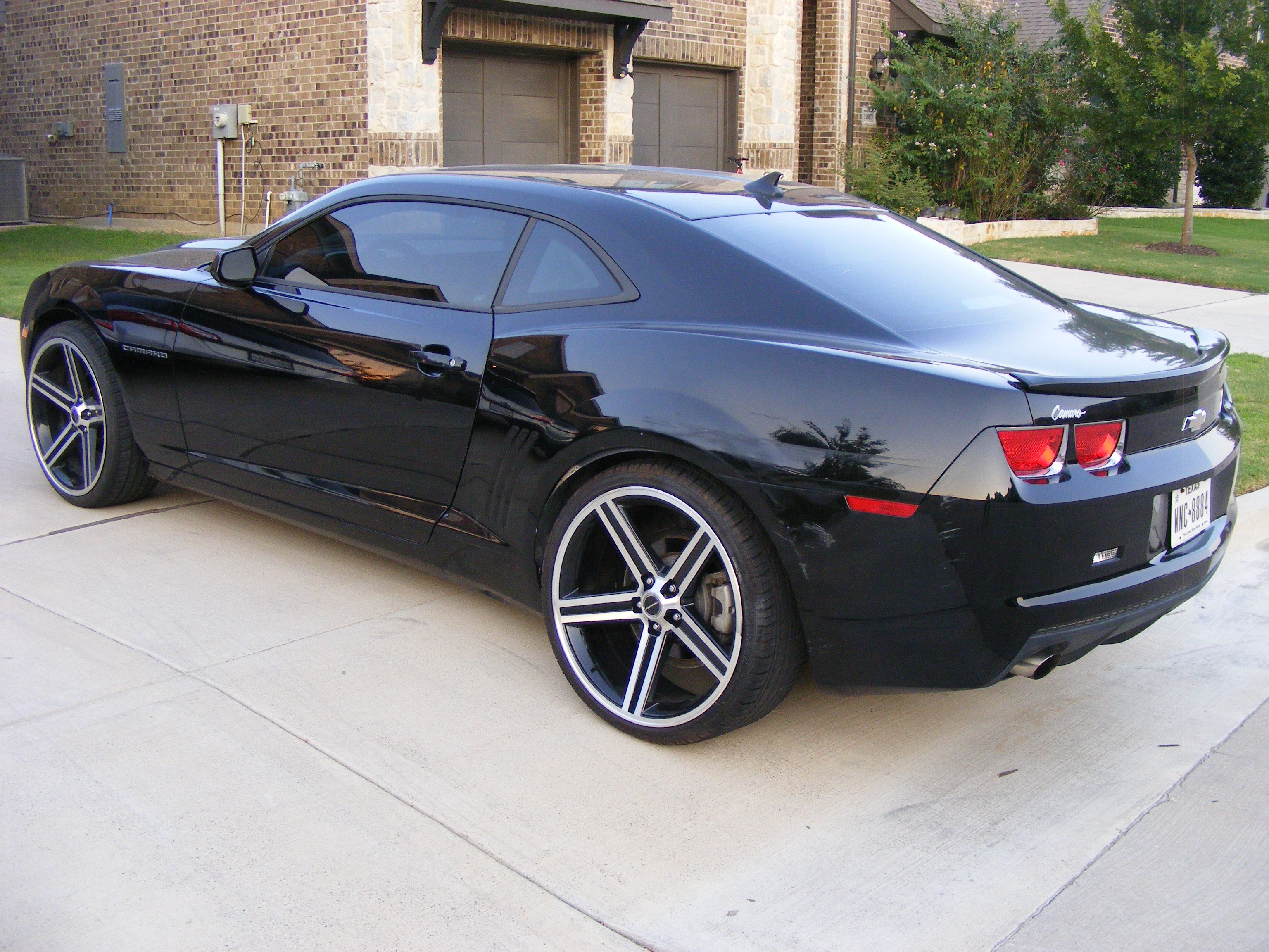 Used 2011 Chevrolet Camaro LS RWD image 14