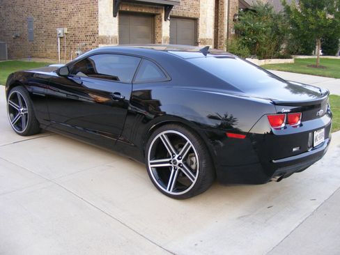 Used 2011 Chevrolet Camaro LS image 14