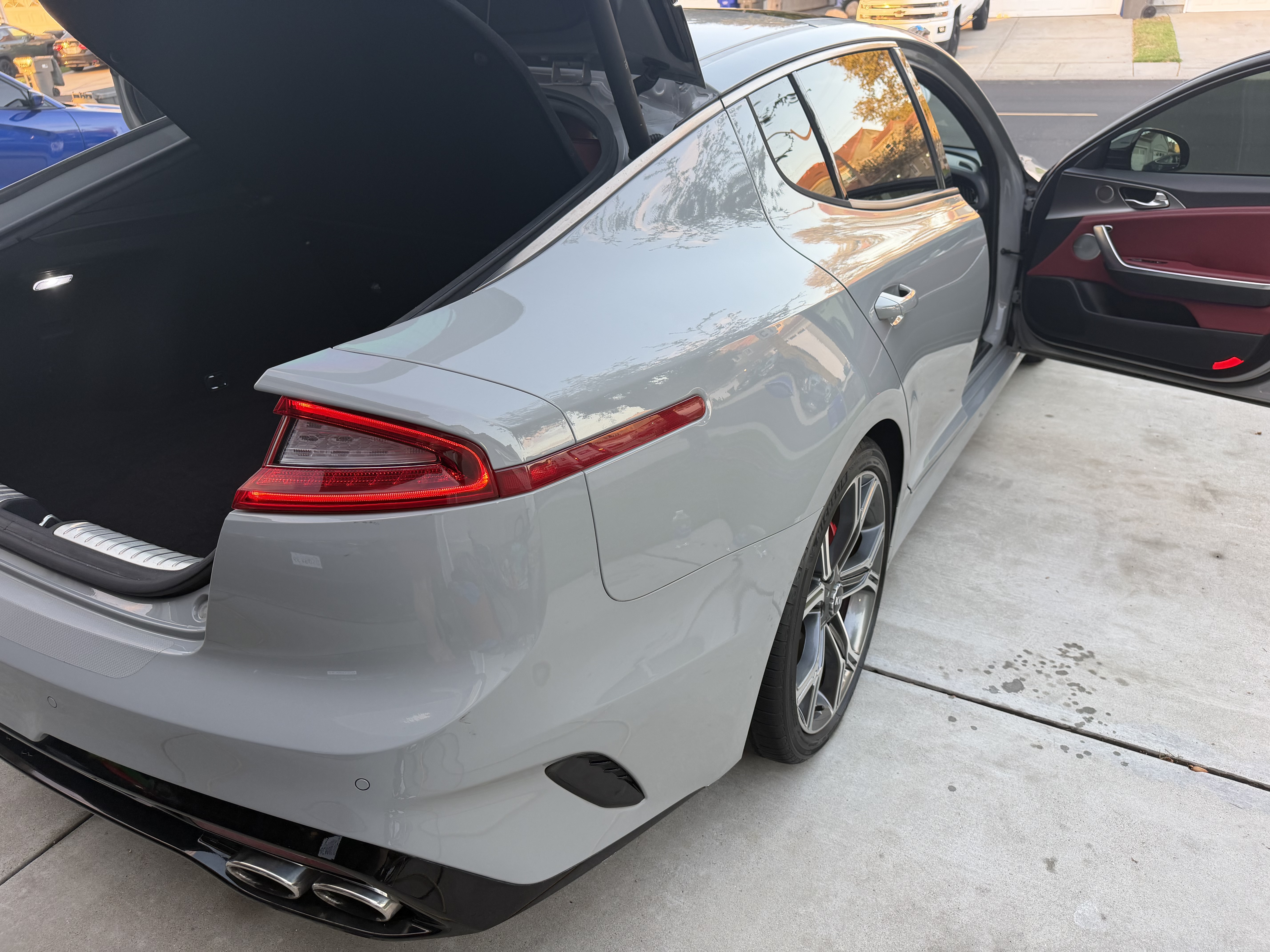 Used 2018 Kia Stinger GT2 AWD/4WD image 13