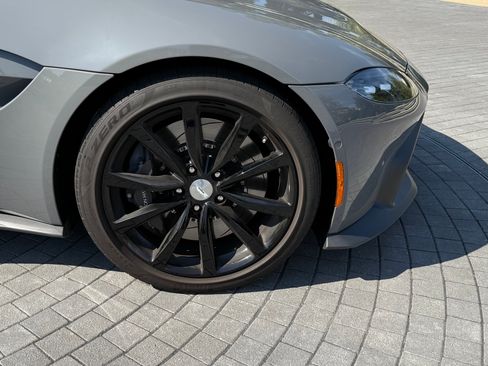 Used 2020 Aston Martin V8 Vantage Coupe image 19