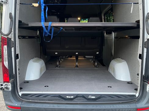 Used 2020 Mercedes-Benz Sprinter 2500 image 9