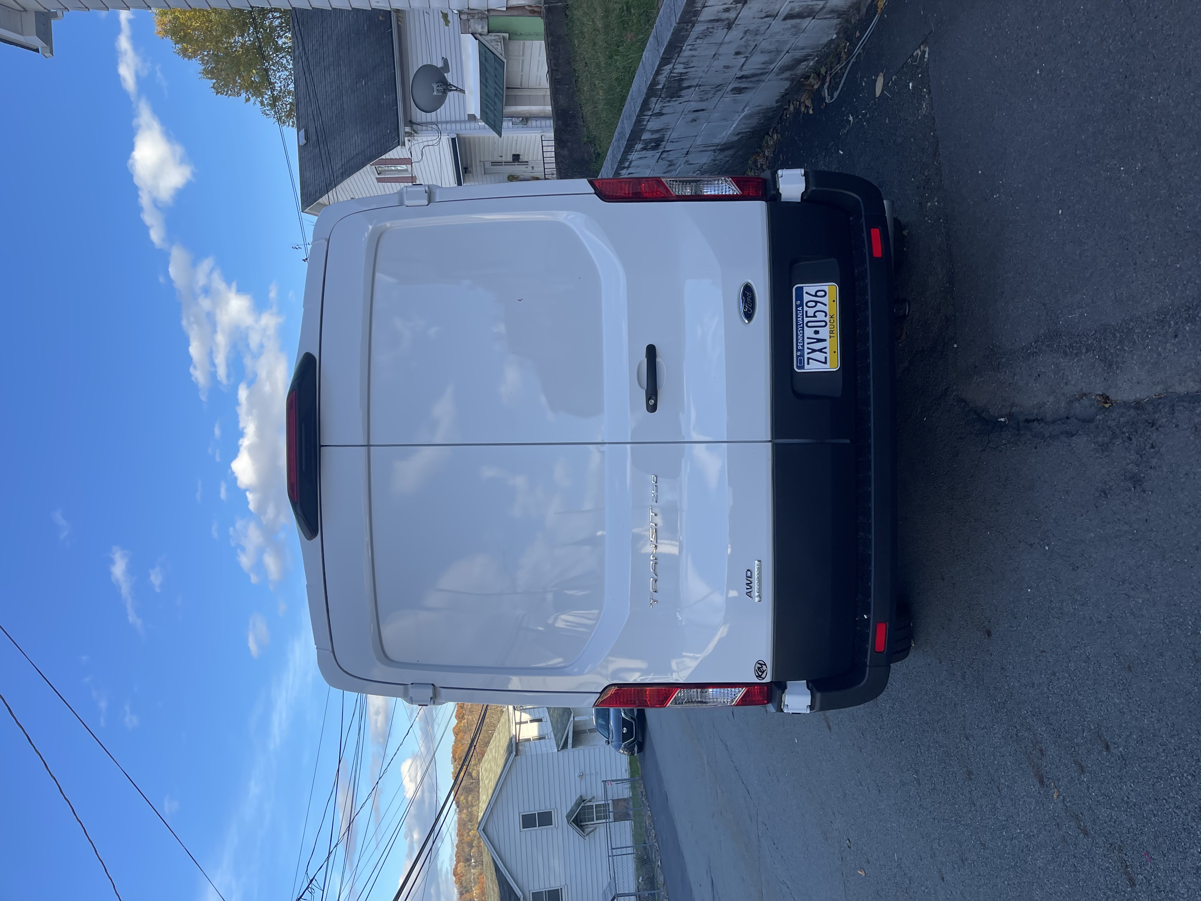 Used 2025 Ford Transit 250 148 Medium Roof Extended AWD w/ Load Area Protection Package image 4