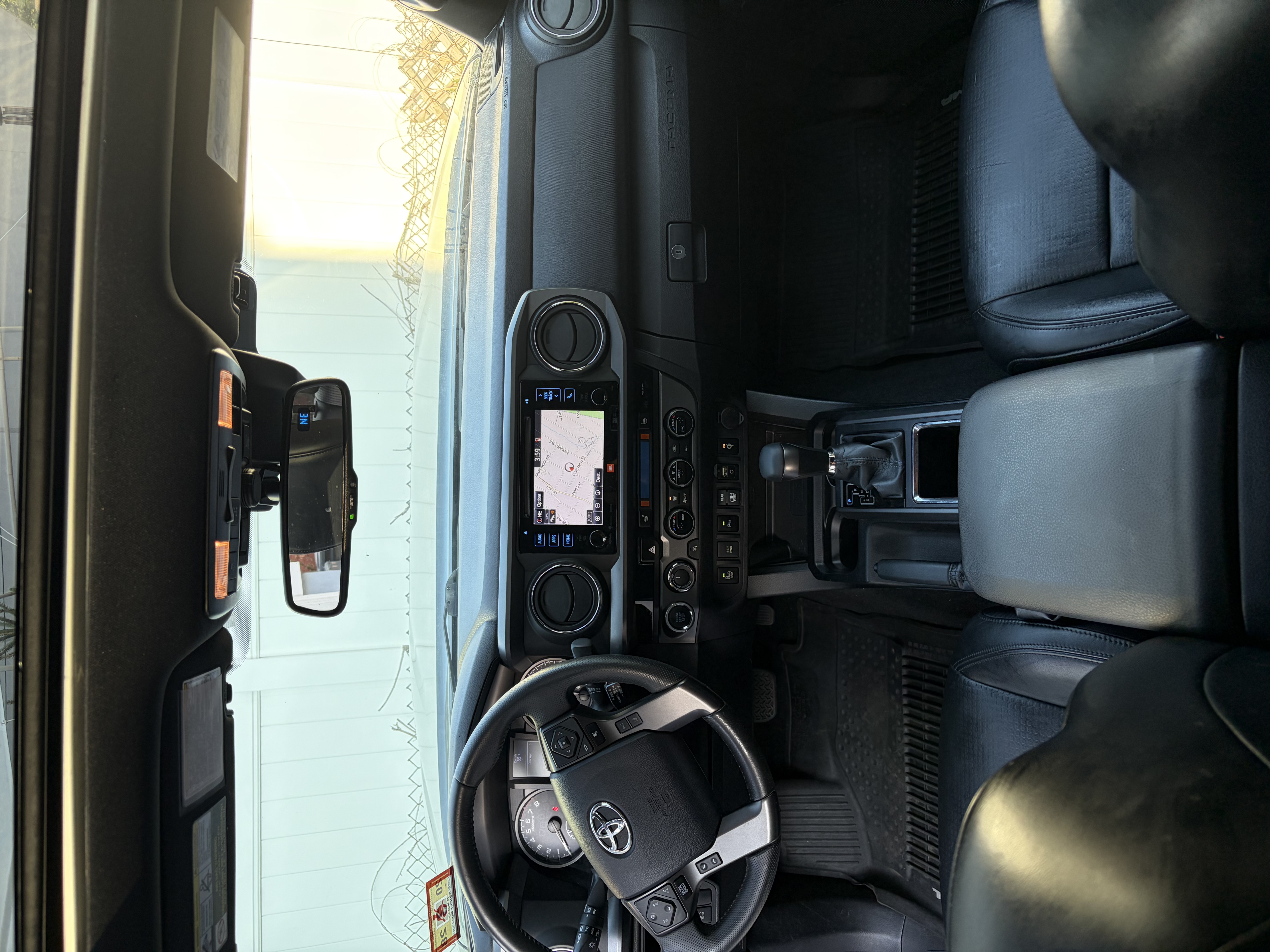 Used 2018 Toyota Tacoma TRD Off-Road AWD/4WD image 12