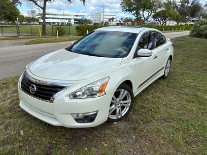 Used 2014 Nissan Altima 3.5 SL w/ Technology Package